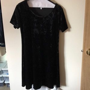 Socialite velvet dress